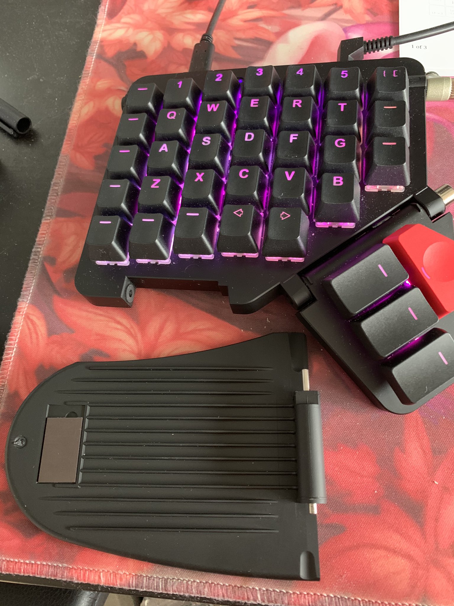 the left half of the keyboard without the palmrestattached